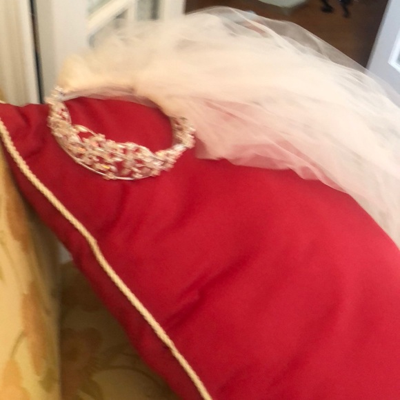 Wedding dress Ivy, with slip and crown to match - Picture 8 of 8